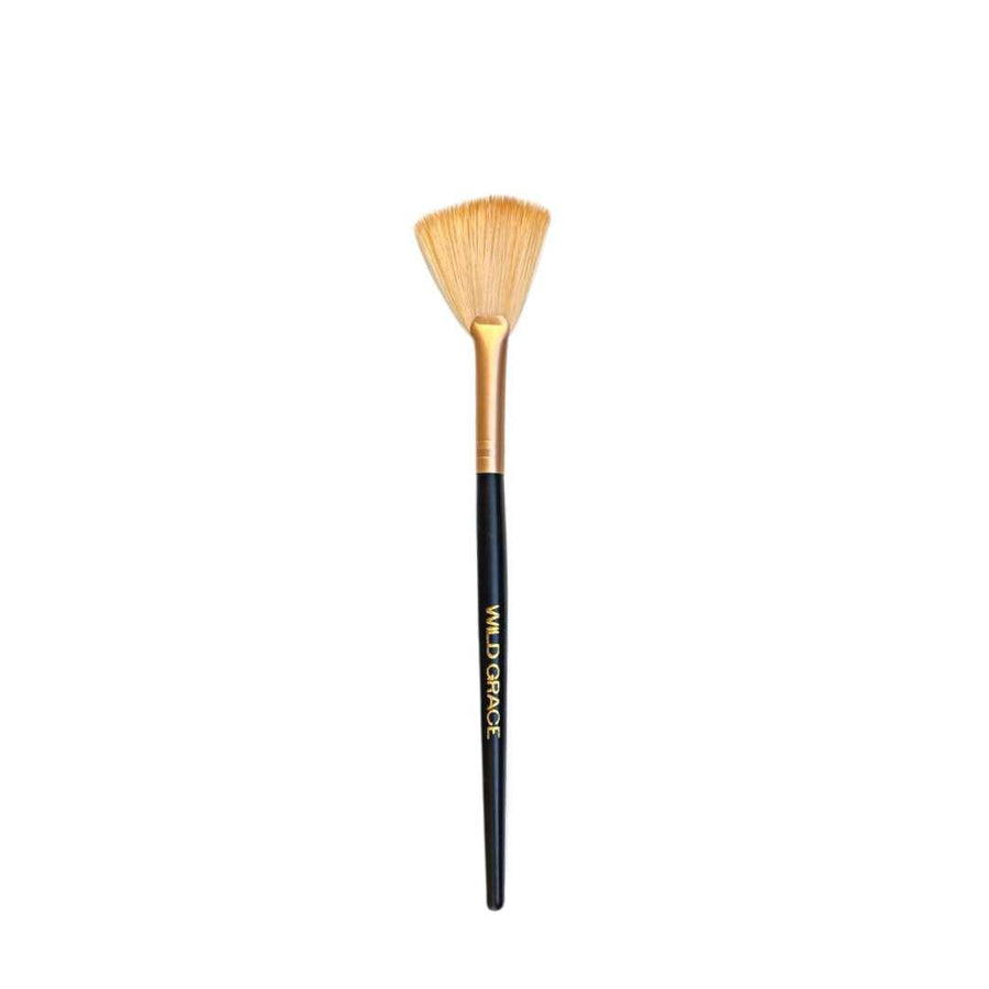 WILD GRACE Fan Brush. Wooden handle and nylon bristles.