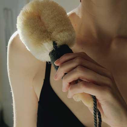 WHY DRY BRUSHING MAY BE YOUR NEXT FAVOURITE RITUAL - WILD GRACE