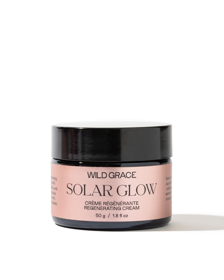 WILD GRACE SOLAR GLOW Regenerating and hydrating face cream. Hydrating ceramides and hyaluronic acid creams, with anti-aging holy basil extract. For all skin types.